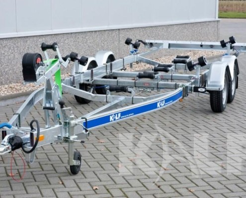 Sloeptrailer Kalf M 2000-67 met een totaalgewicht van 2 ton en 1500 kg laadvermogen